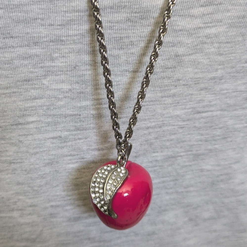 Apple Necklace Pave Rhinestone Leaf Silver Tone Twisted Rope Chain Fun Fashion
